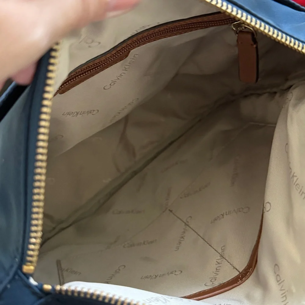 VINTAGE Calvin Klein Navy Messenger/ Crossbody Bag with Tan Adjustable Strap. - Picture 7 of 16